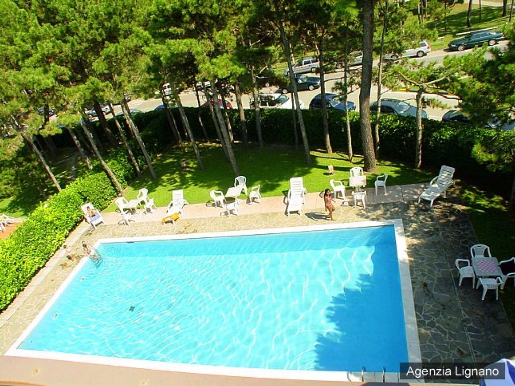Ferienwohnung Lignano Exclusive With Pool Lignano Sabbiadoro Exterior foto